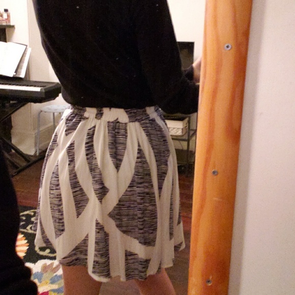 Armani Exchange | Airy circle skirt - Picture 2 of 8